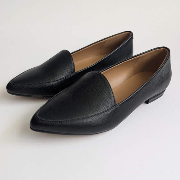 BANANA REPUBLIC Pointed Toe Loafer Elegant Black Women's Loafers - Picture 1 of 5